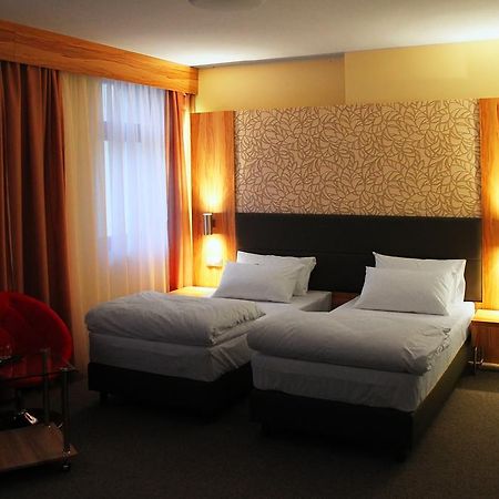 Hotel Przy Baszcie Legnica Zimmer foto